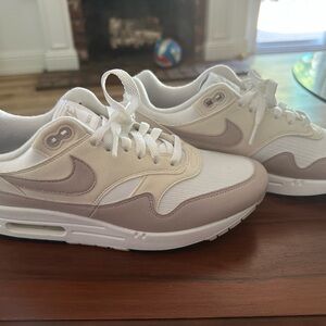 Nike Women's Athletic Shoes - White and Beige